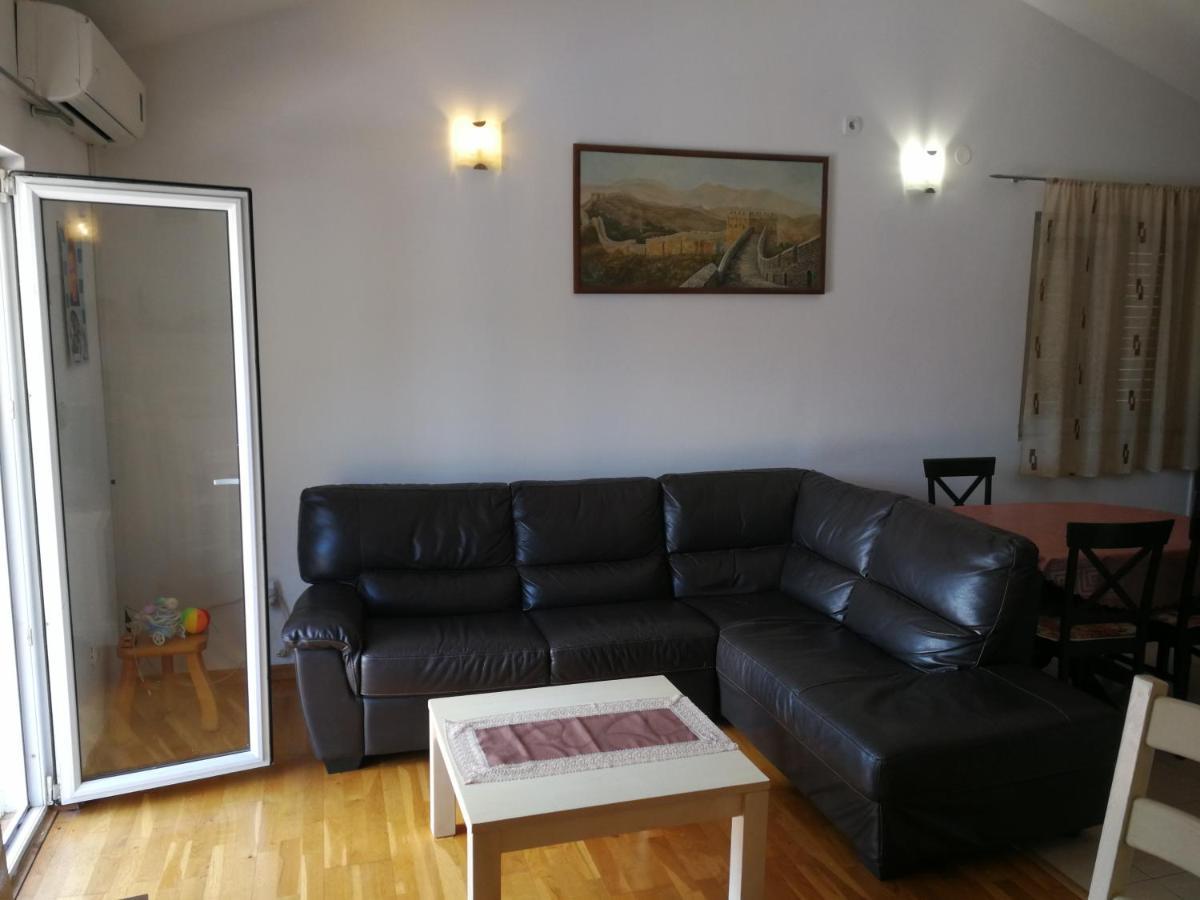 Ferienwohnung Tim Kotor Exterior foto